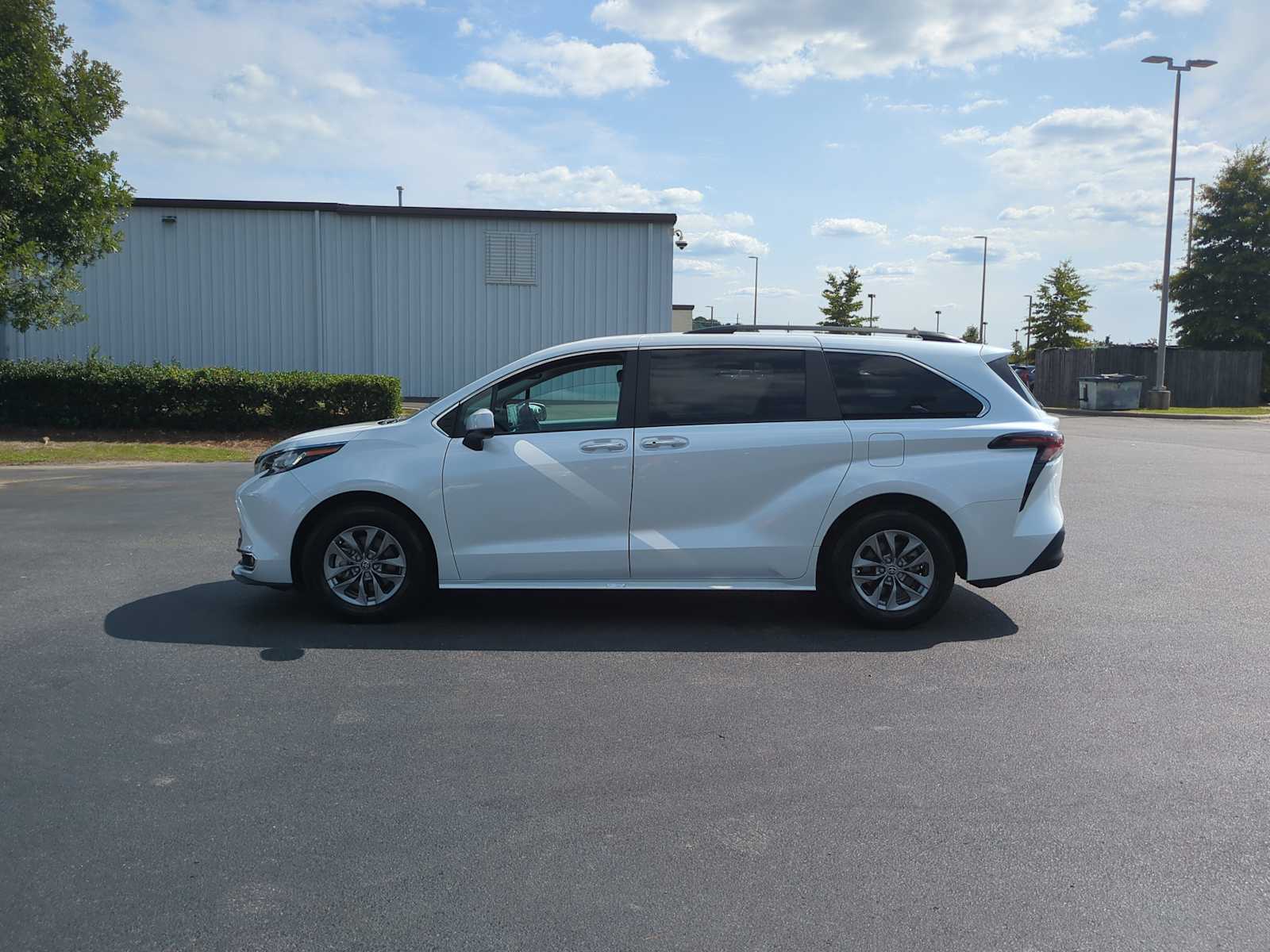 2023 Toyota Sienna XLE 6