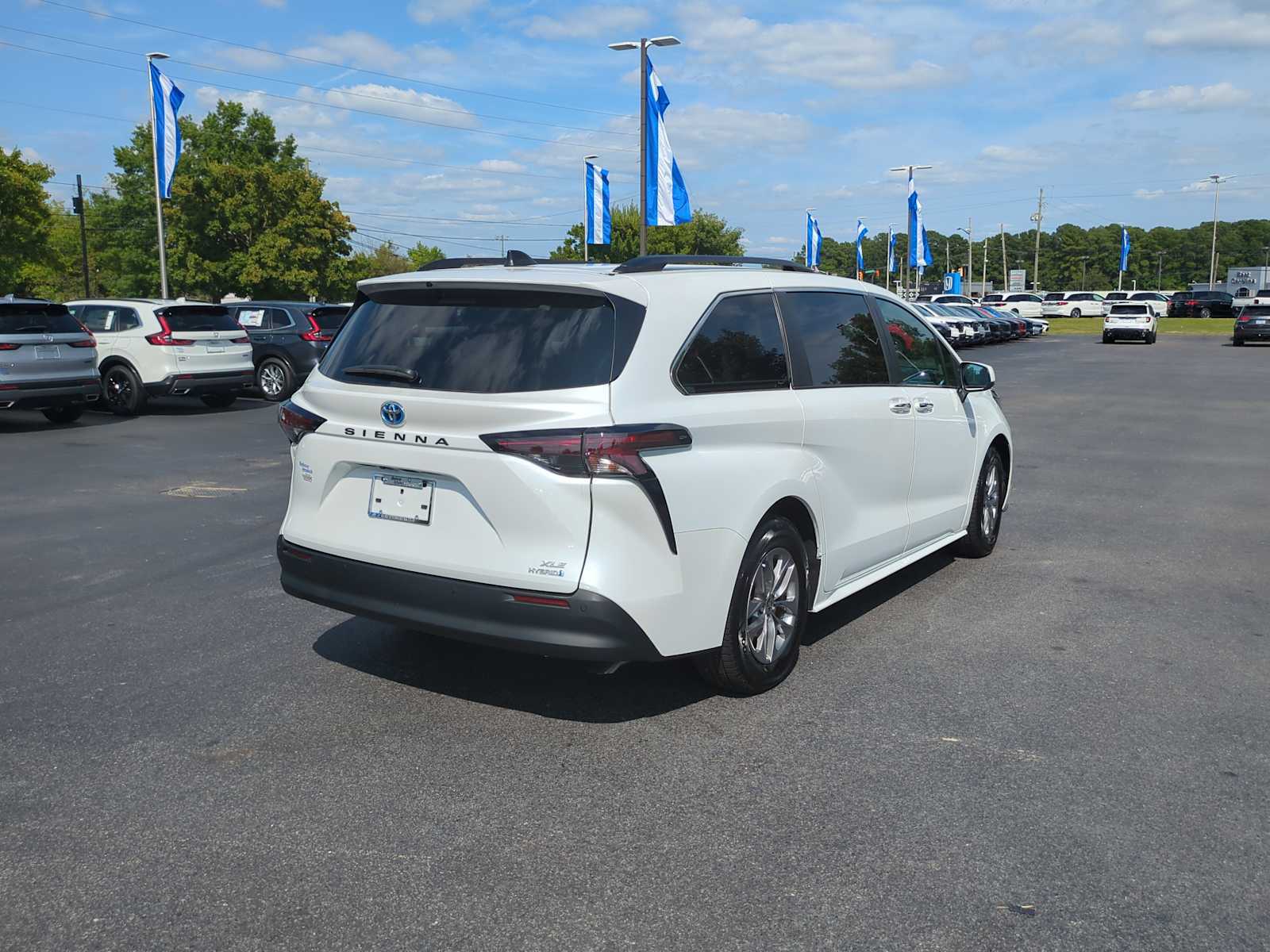 2023 Toyota Sienna XLE 9