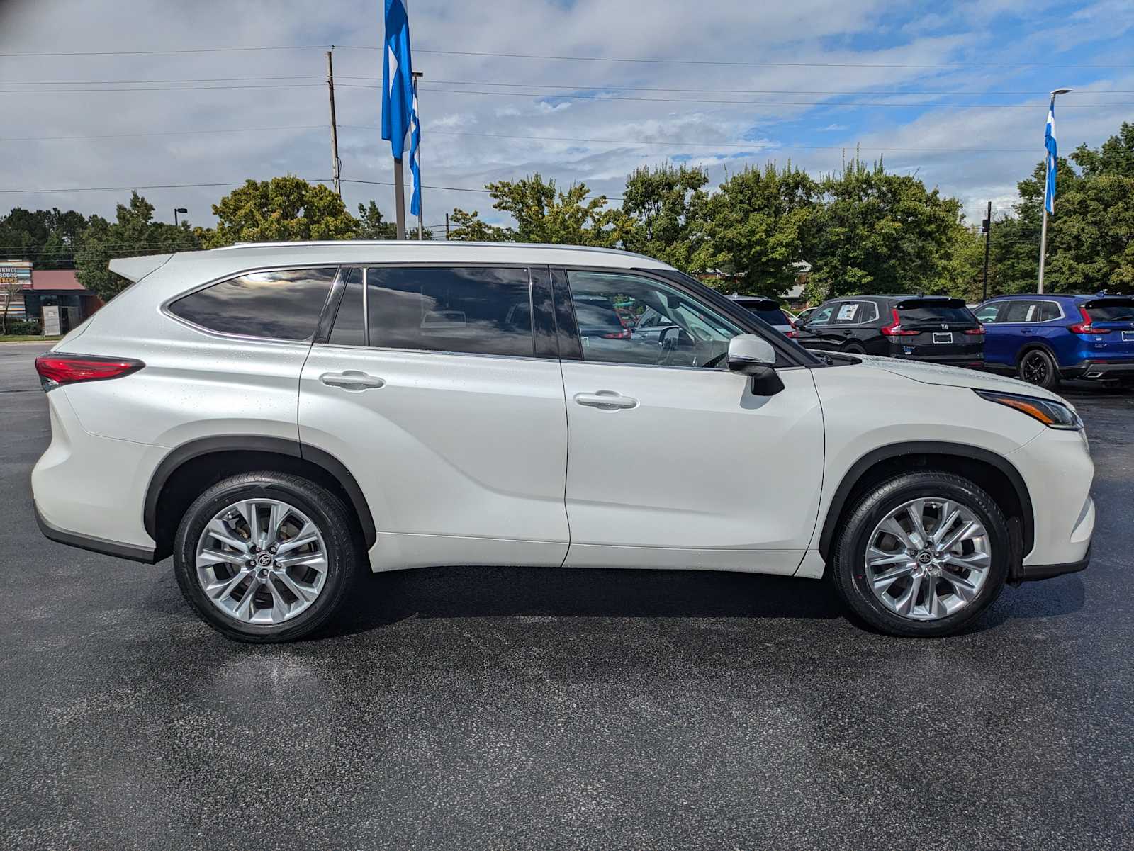 2022 Toyota Highlander Limited 10