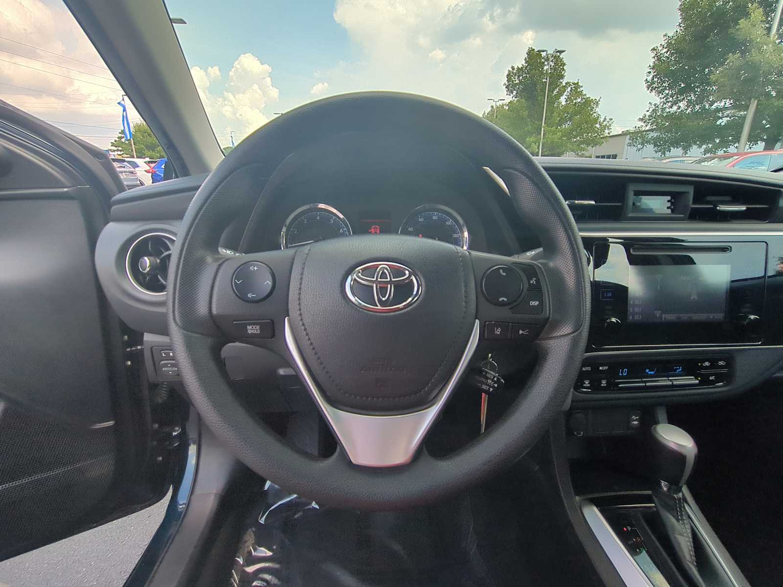 2019 Toyota Corolla LE 17