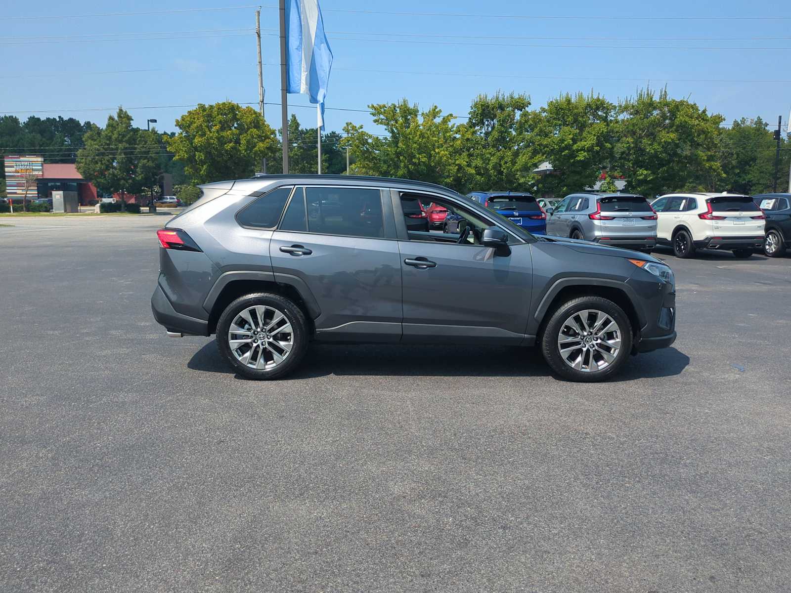 2019 Toyota RAV4 XLE Premium 10