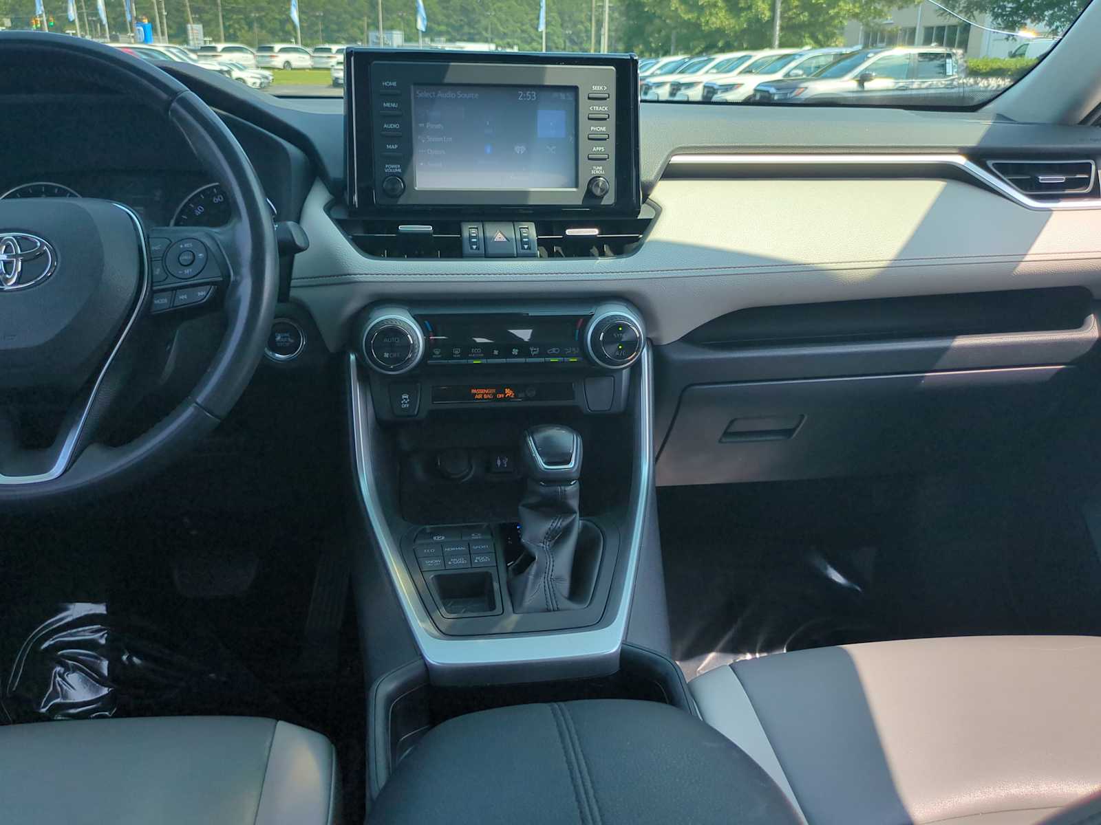 2019 Toyota RAV4 XLE Premium 26