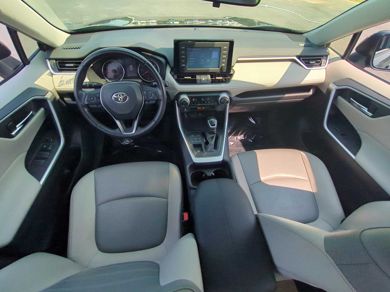 2019 Toyota RAV4 XLE Premium 25