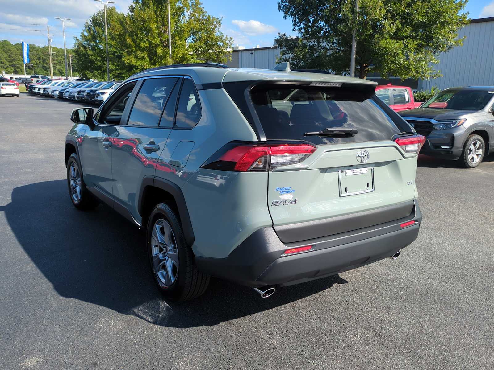 2022 Toyota RAV4 XLE 7