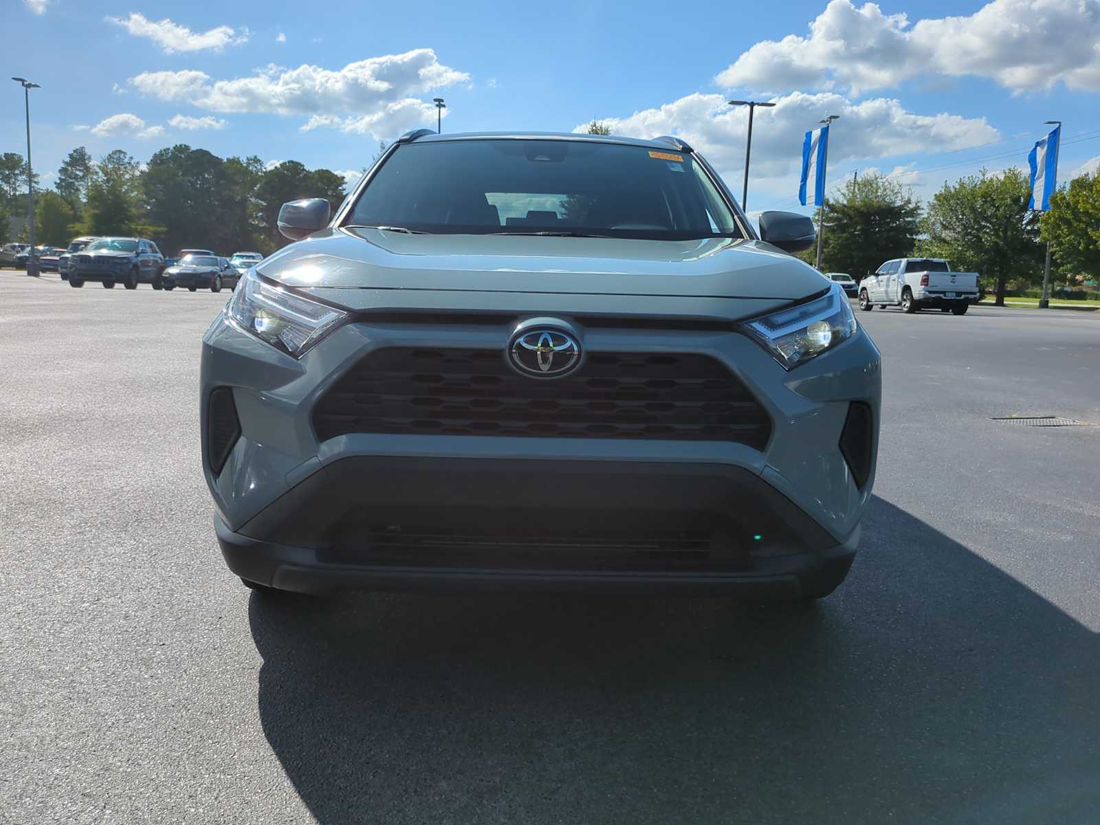 2022 Toyota RAV4 XLE 3