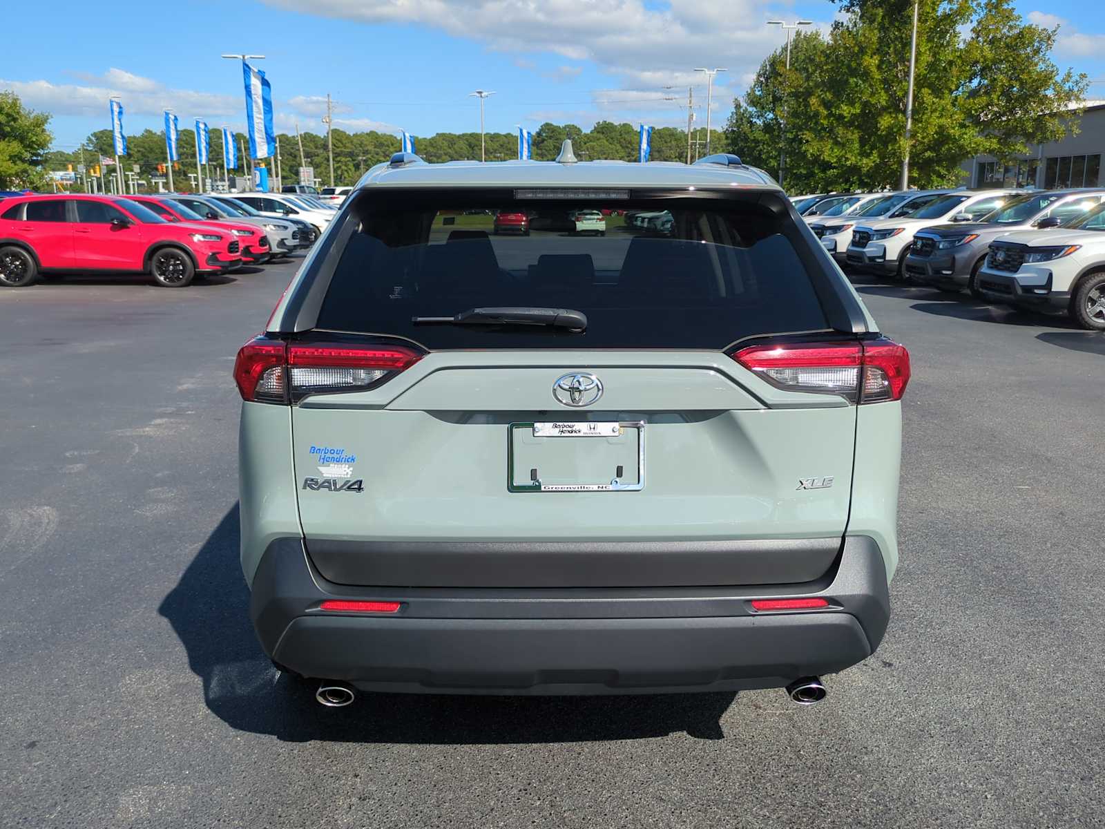 2022 Toyota RAV4 XLE 8