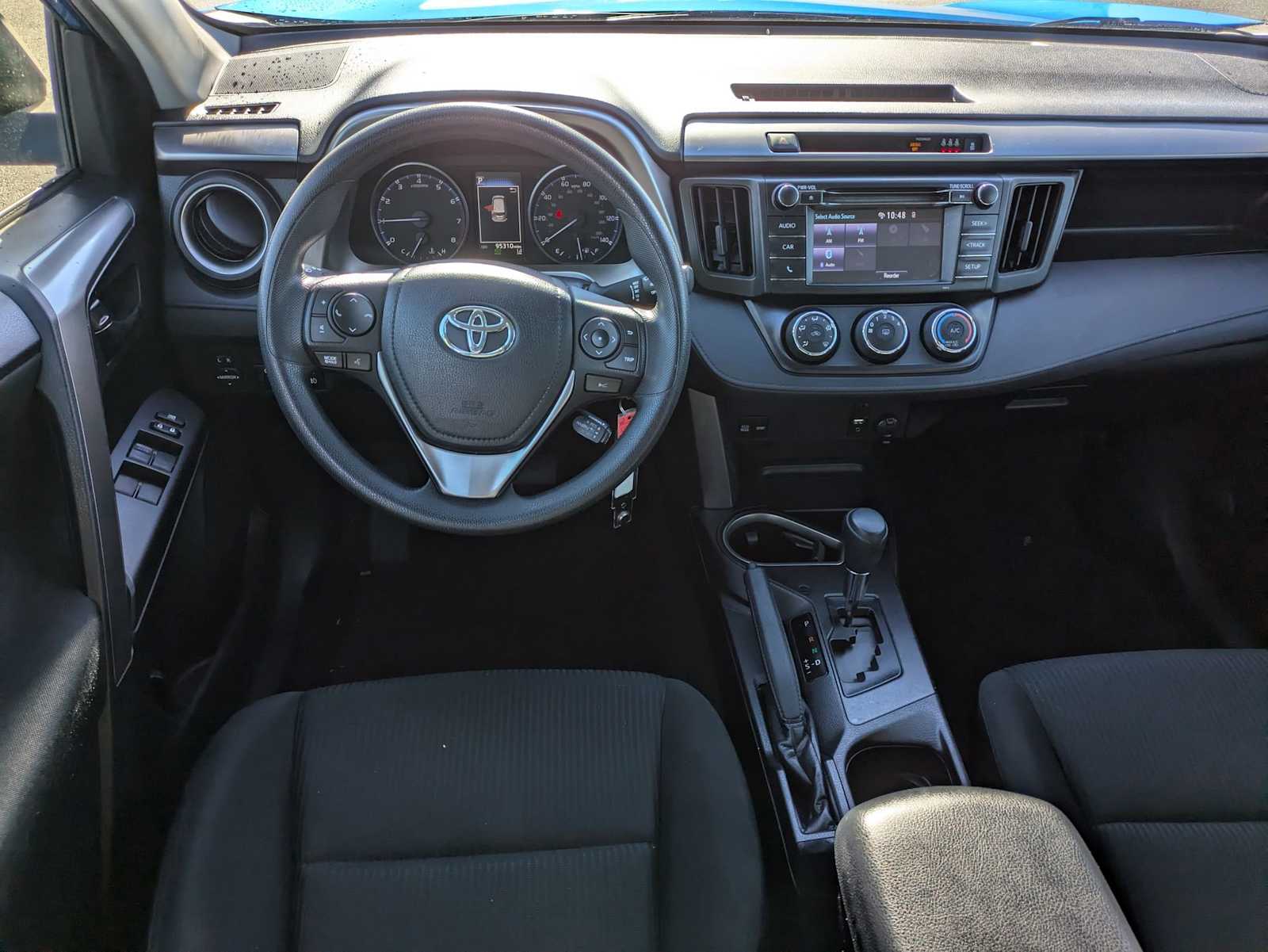 2018 Toyota RAV4 LE 27