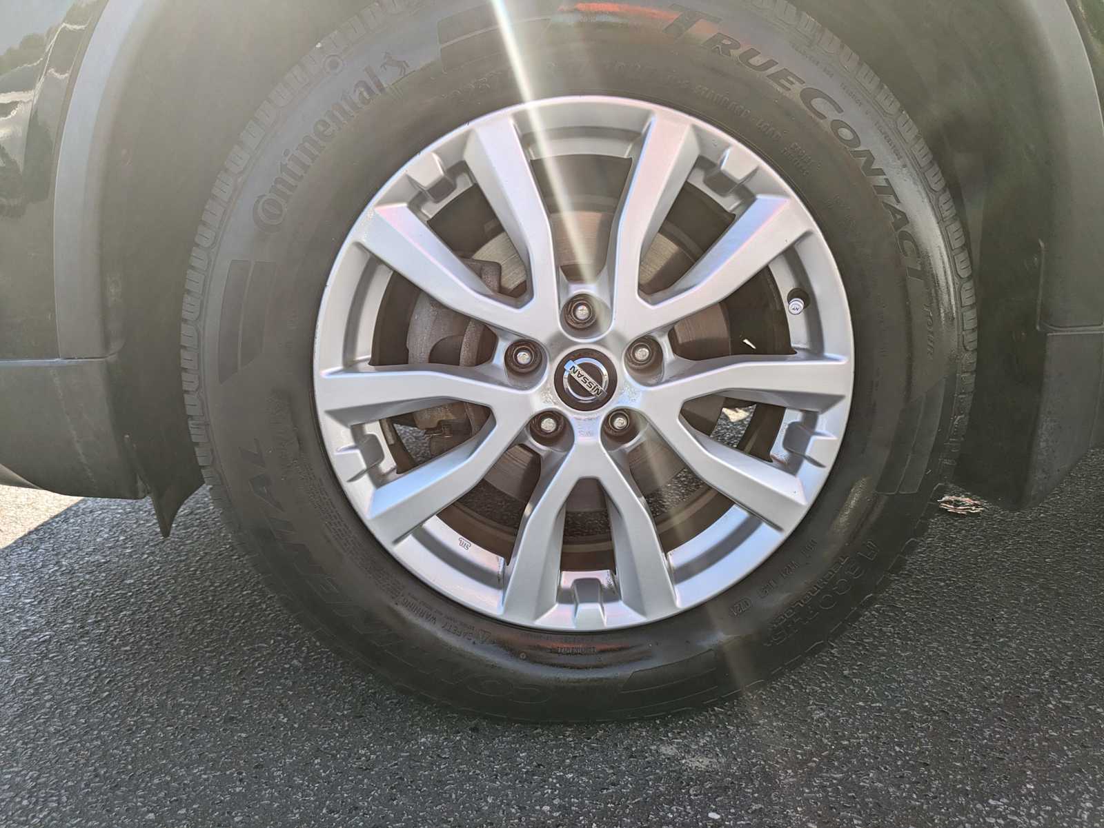 2018 Nissan Rogue SV 11