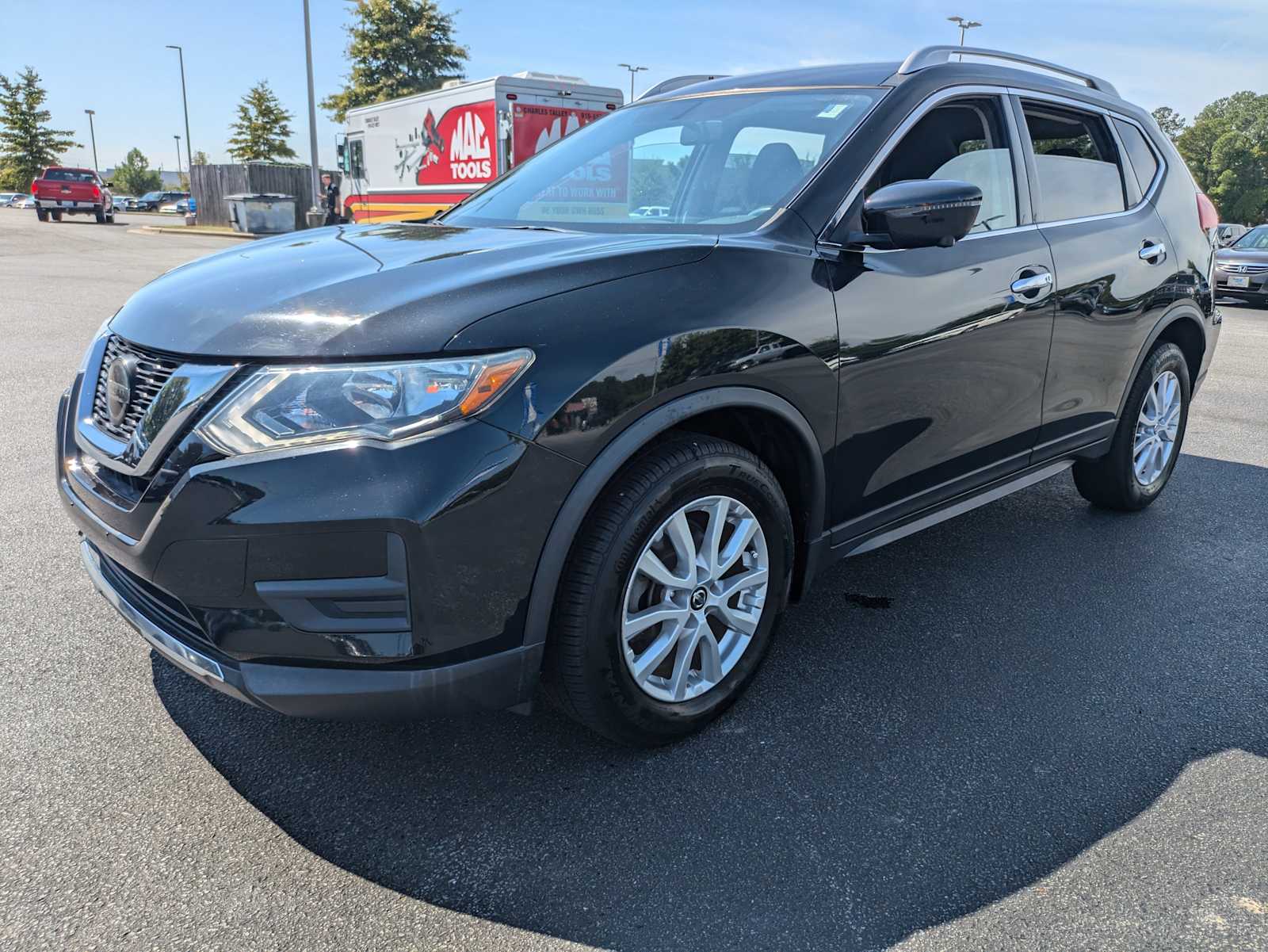 2018 Nissan Rogue SV 4