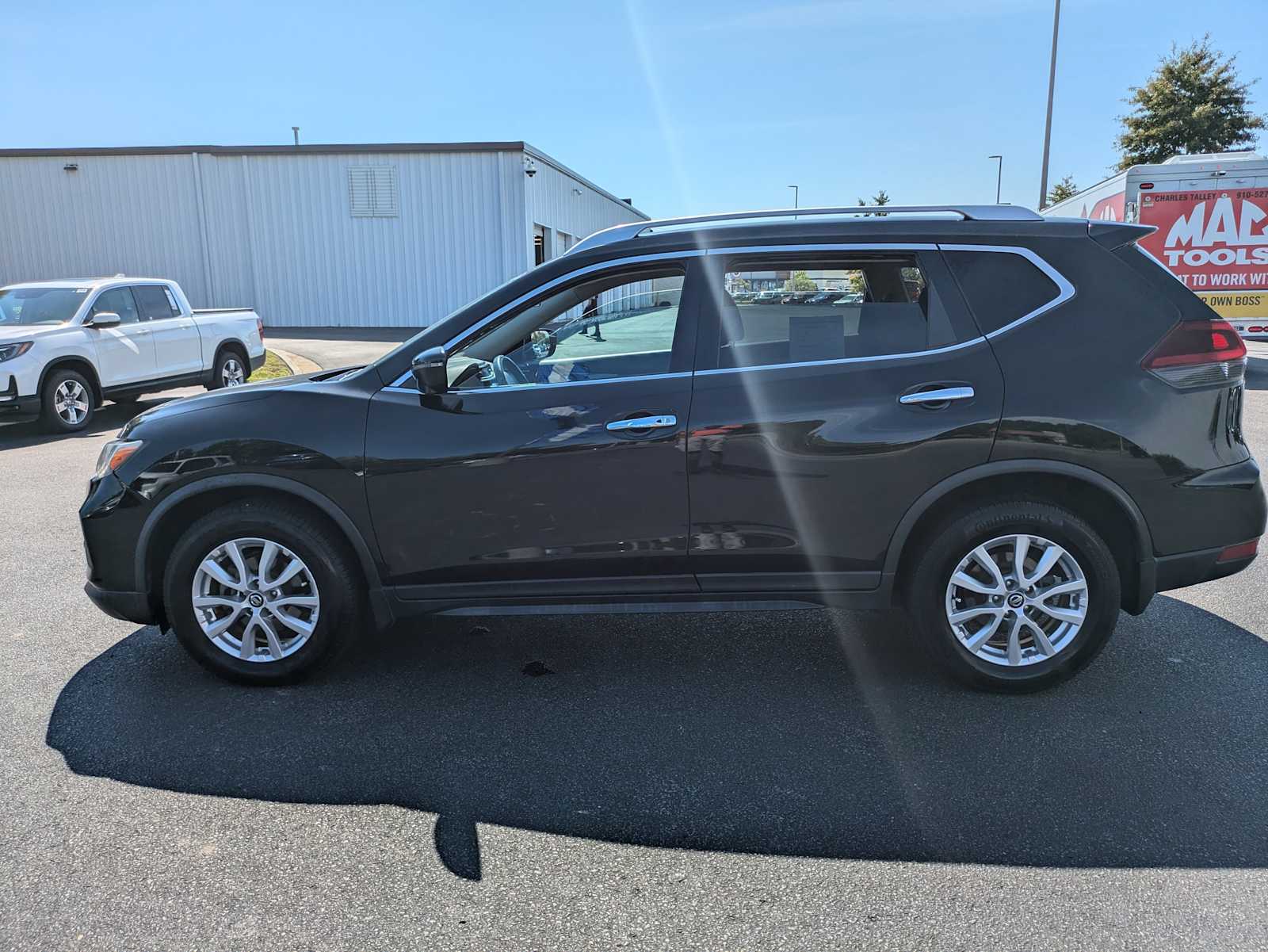 2018 Nissan Rogue SV 6