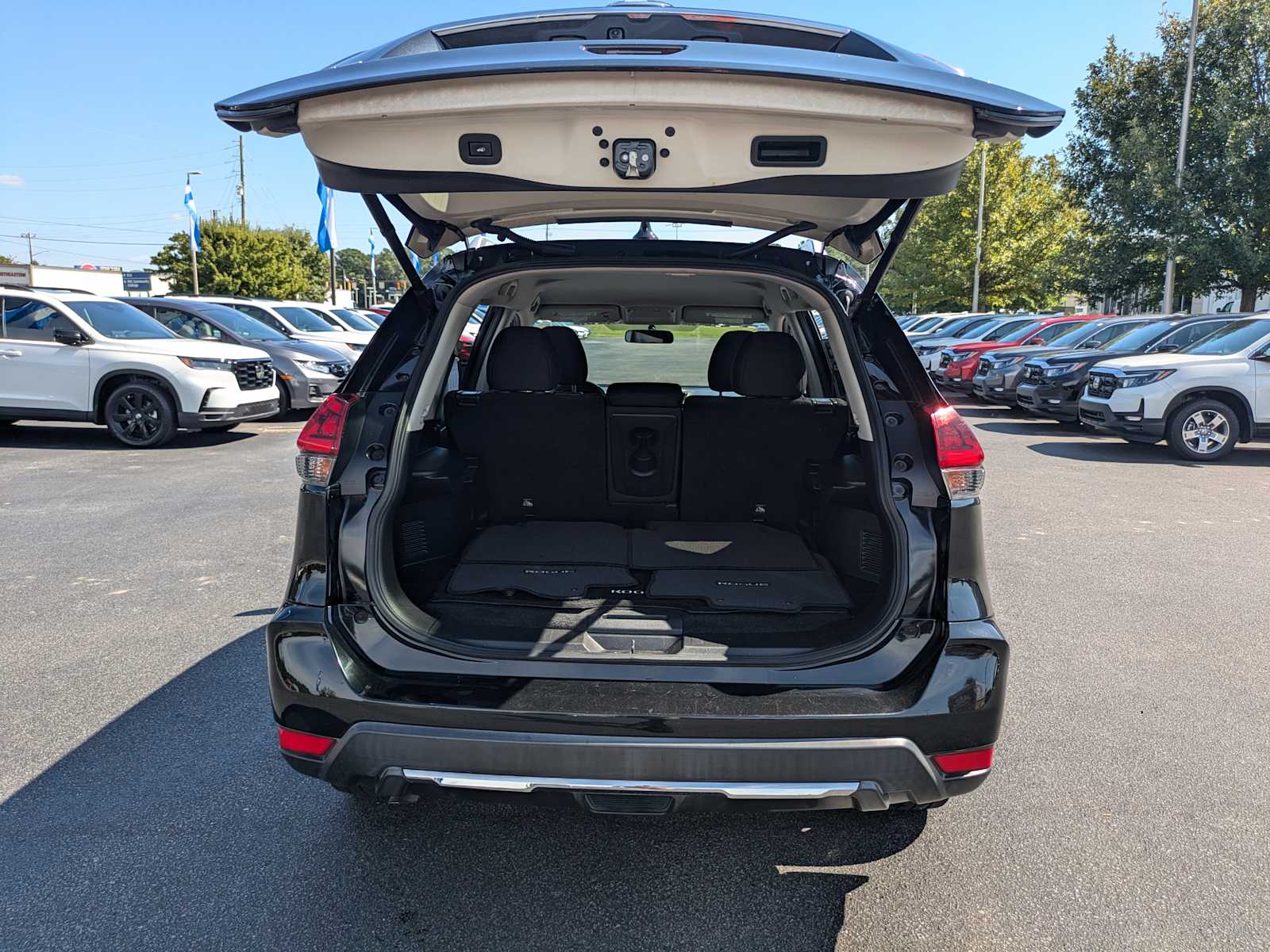 2018 Nissan Rogue SV 30