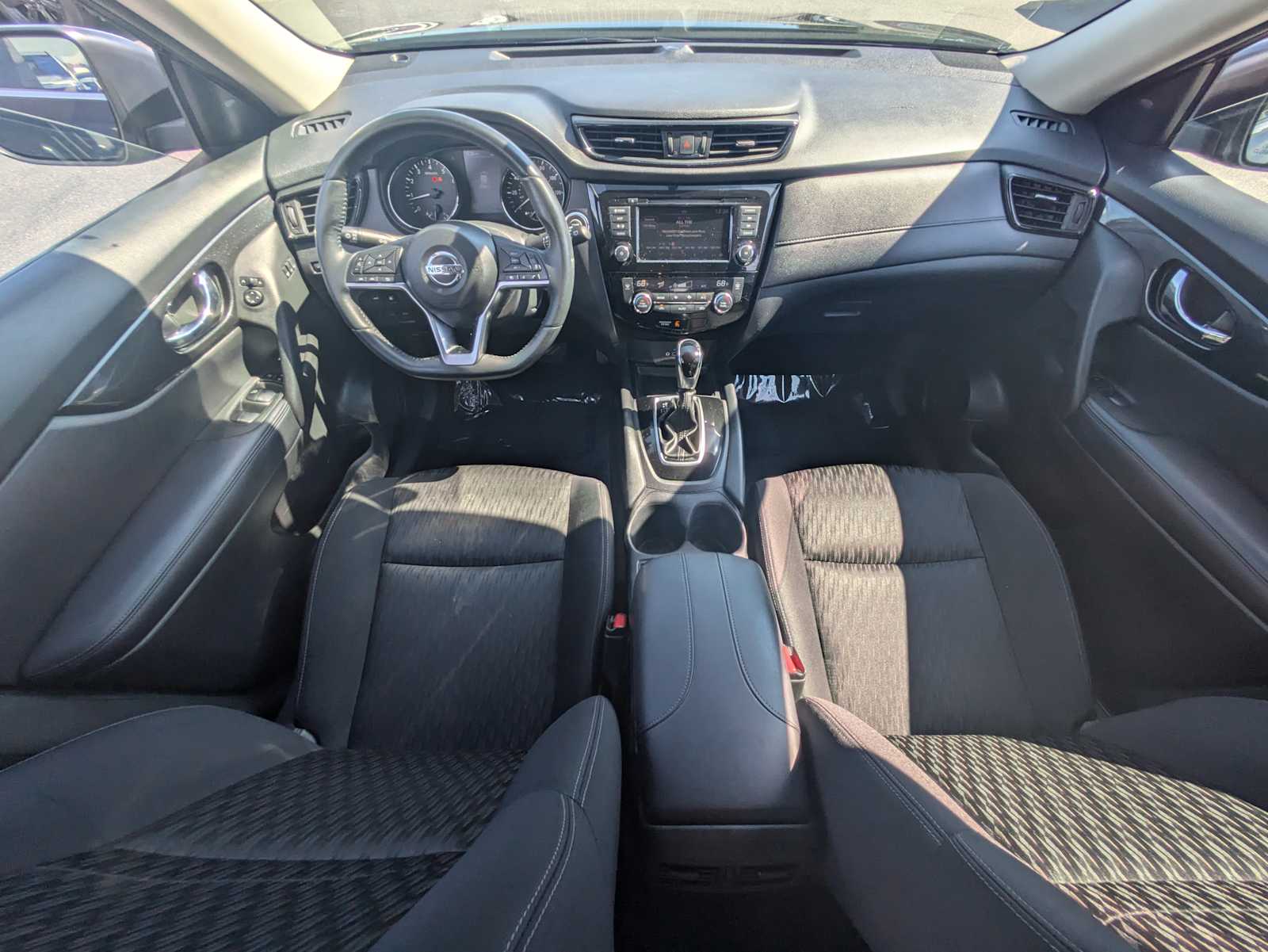 2018 Nissan Rogue SV 26