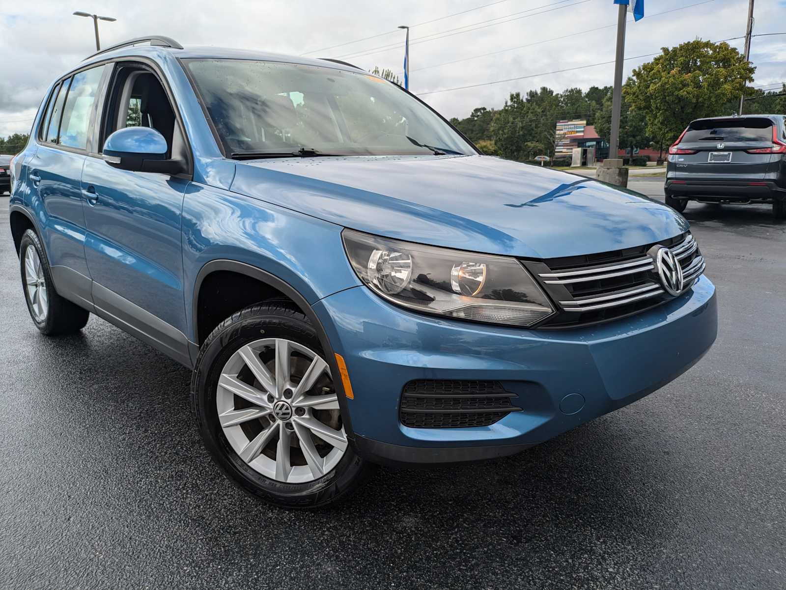 2017 Volkswagen Tiguan S 2