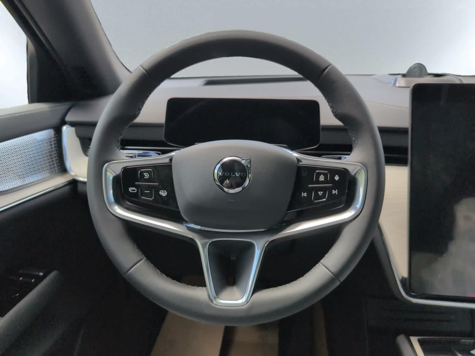 2025 Volvo EX90 Ultra - Photo 17