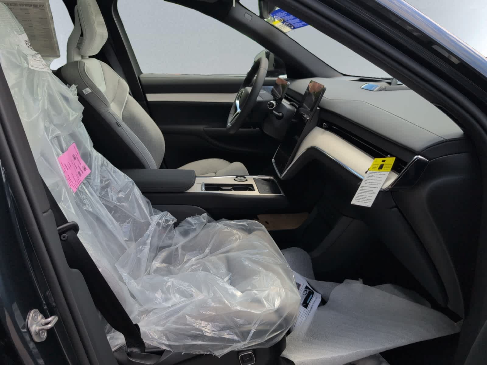 2025 Volvo EX90 Ultra - Photo 19