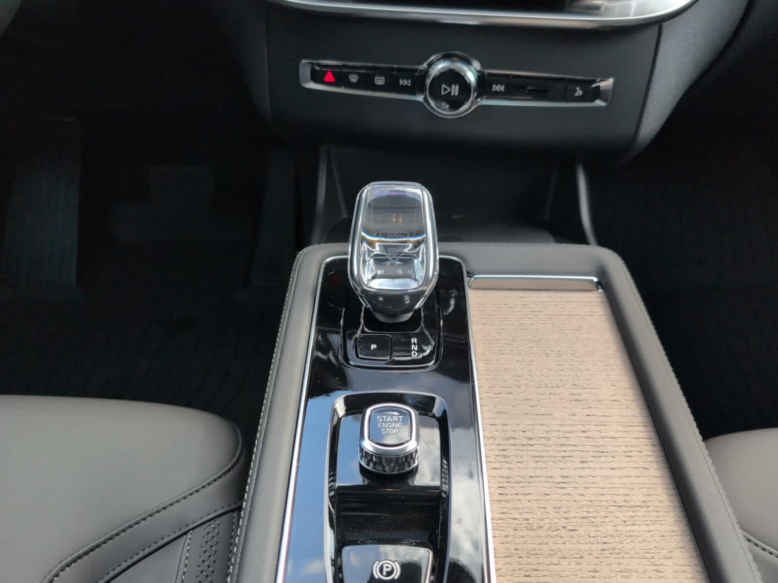 2026 Volvo XC90 Plus - Photo 16