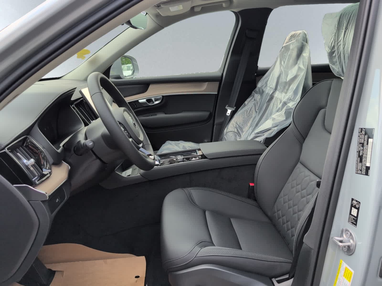 2026 Volvo XC90 Plus - Photo 7