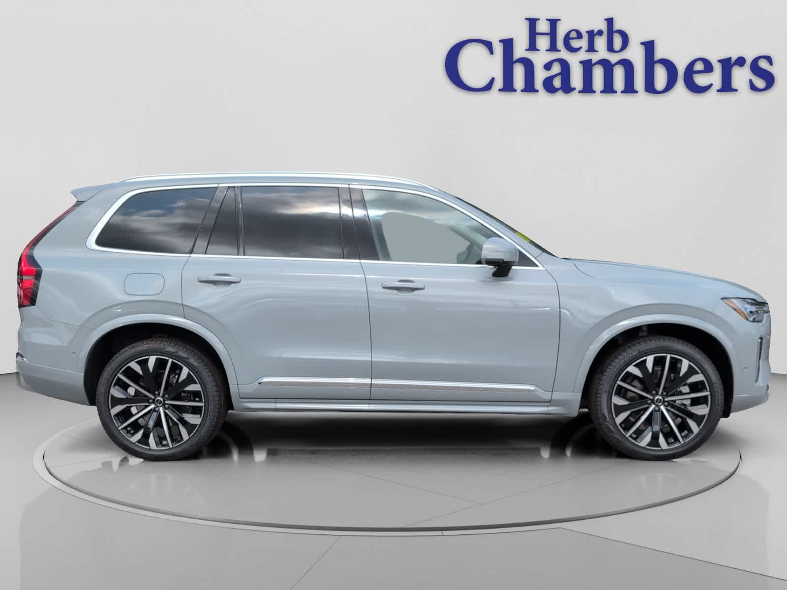 2026 Volvo XC90 Plus - Photo 11