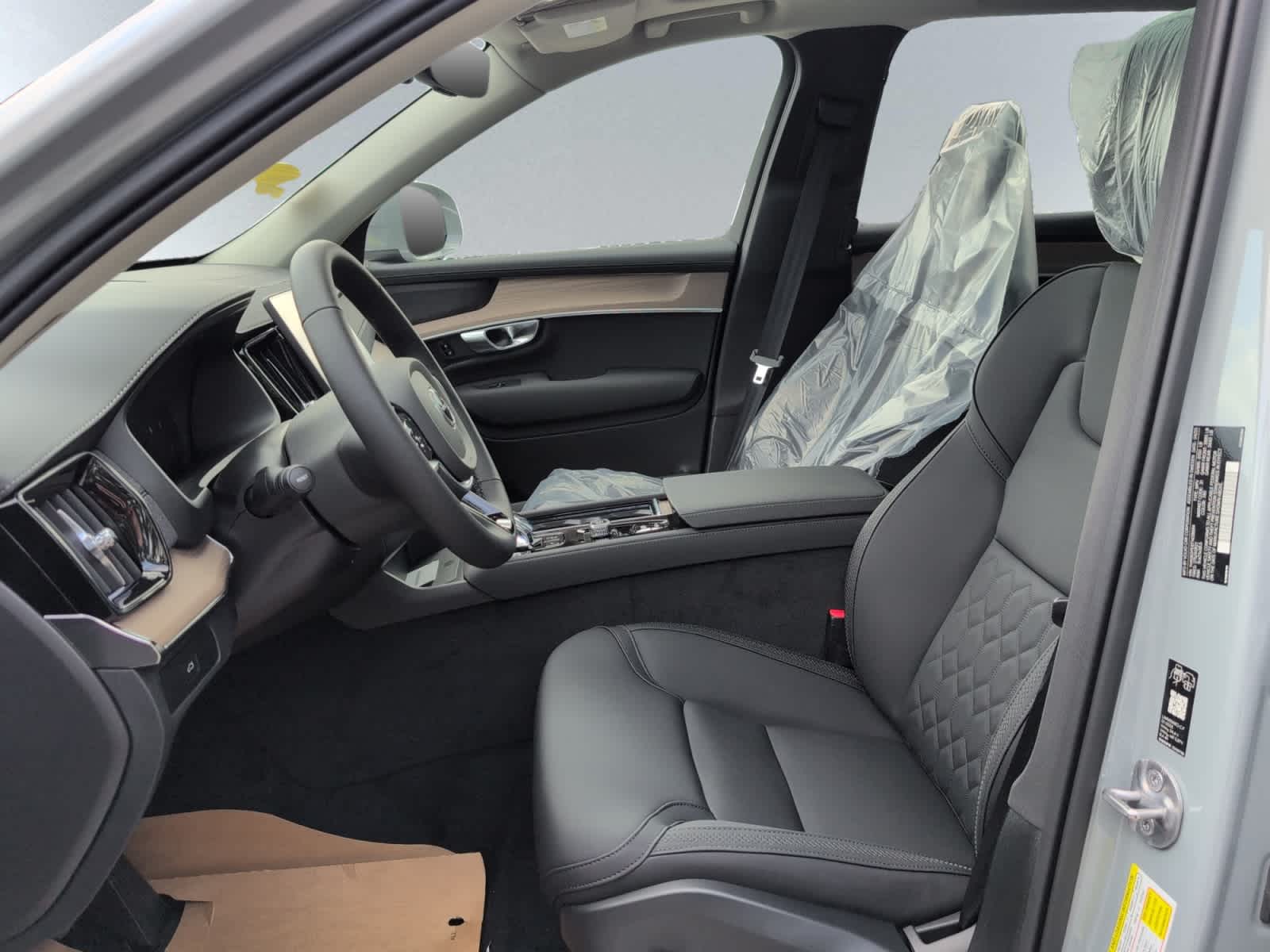 2026 Volvo XC90 Plus - Photo 7