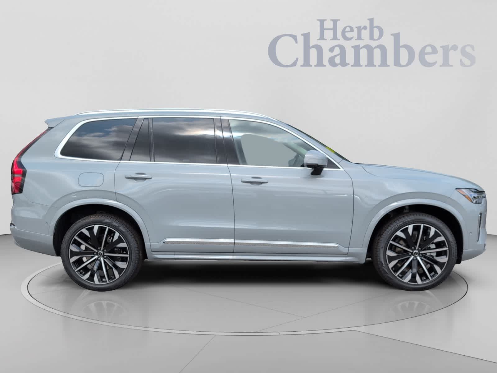 2026 Volvo XC90 Plus - Photo 11