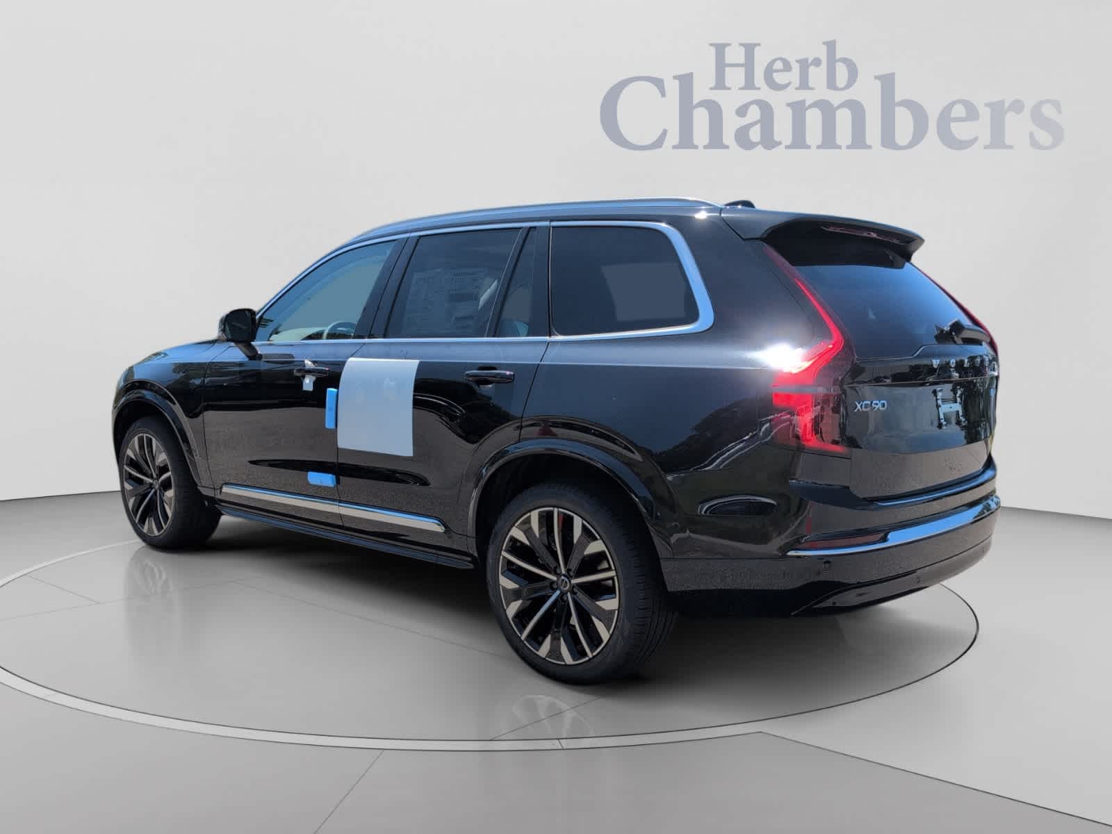 2026 Volvo XC90 Plus - Photo 3