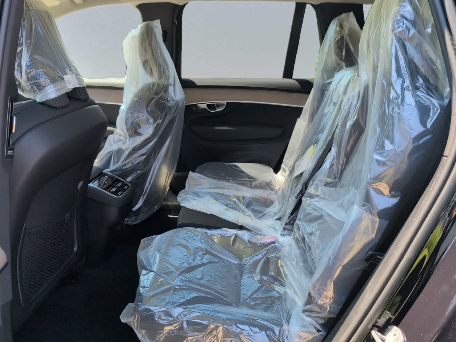 2026 Volvo XC90 Plus - Photo 18