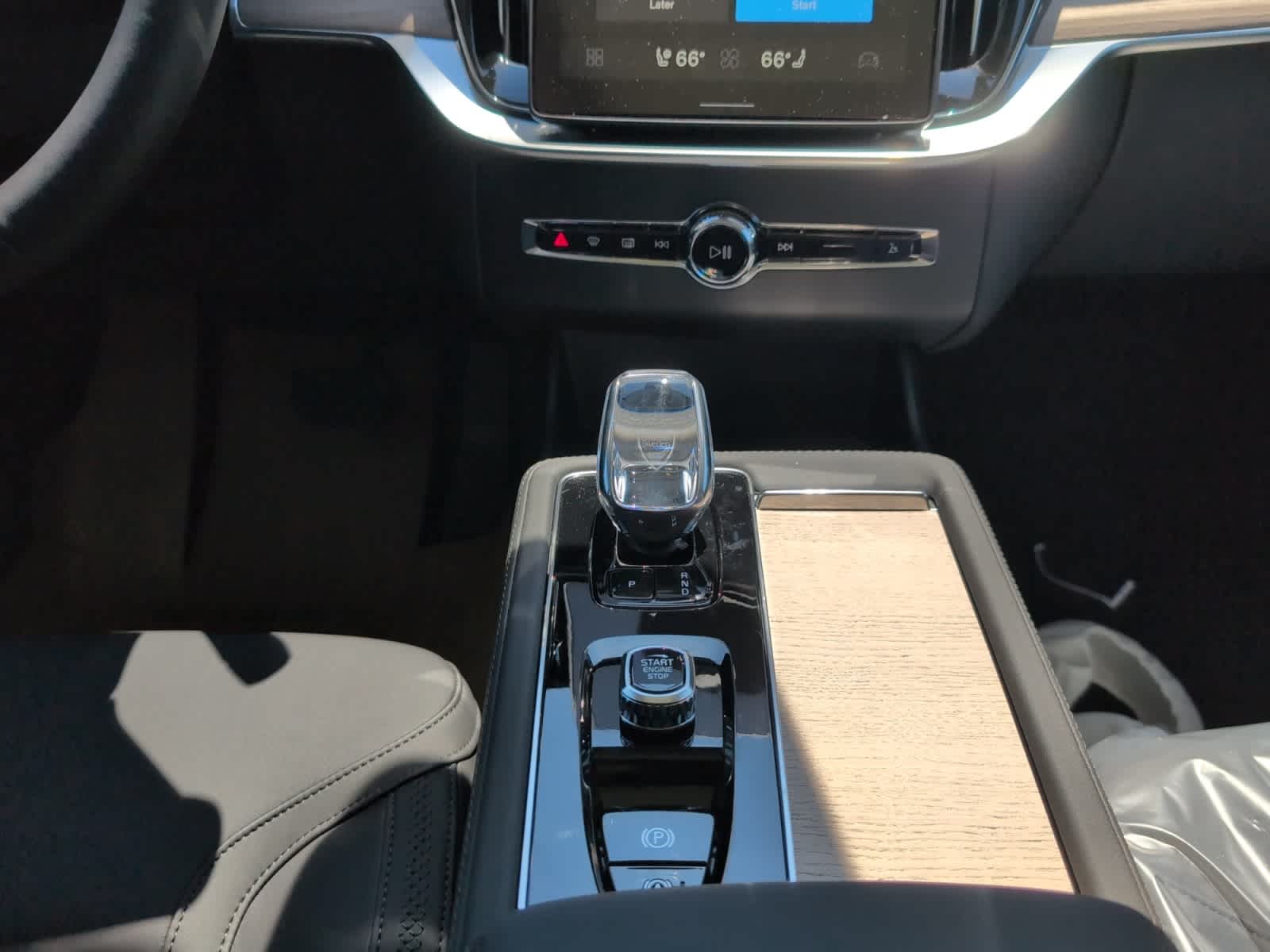 2026 Volvo XC90 Plus - Photo 16