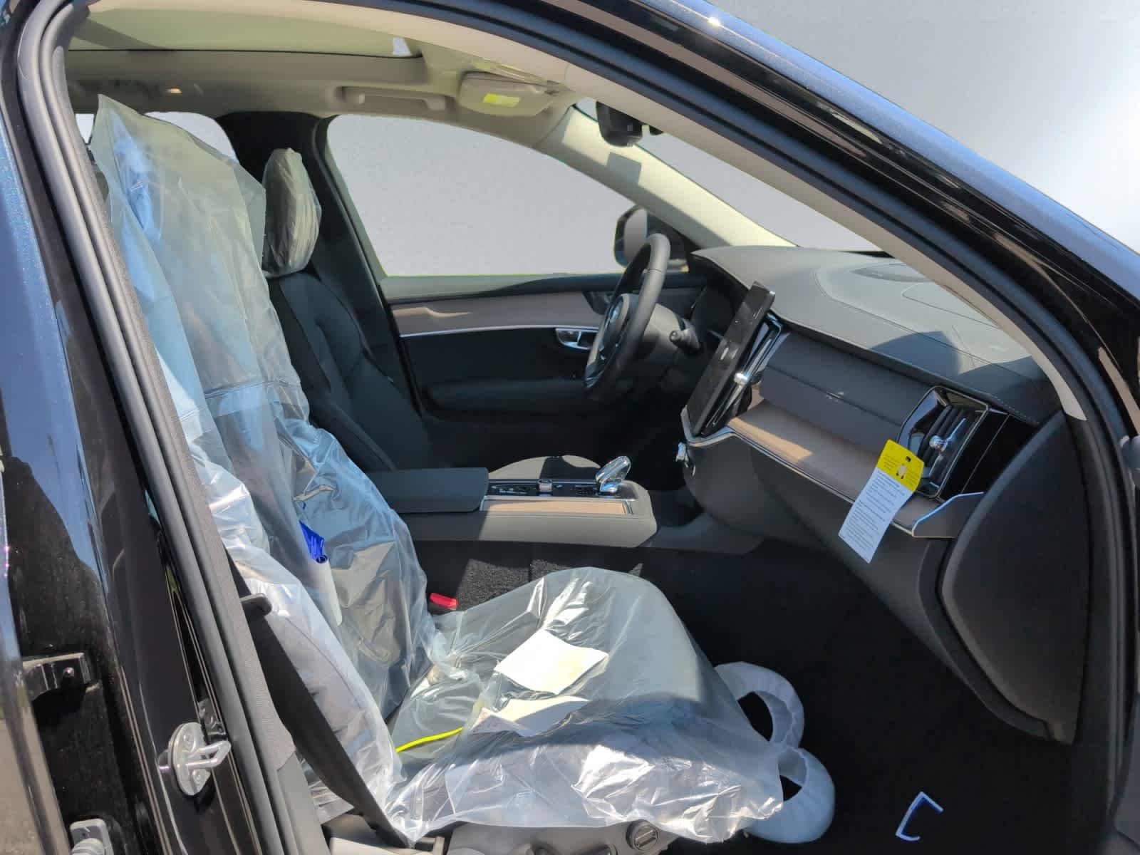 2026 Volvo XC90 Plus - Photo 19