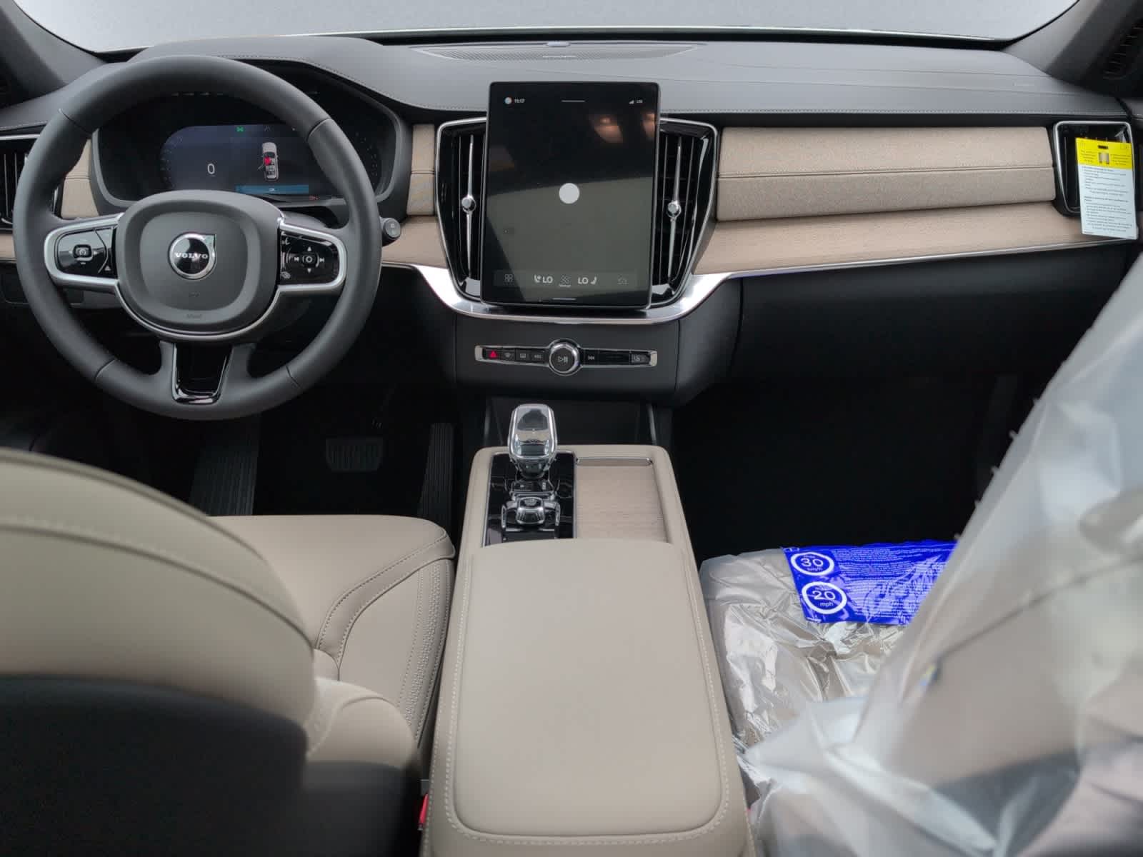 2026 Volvo XC90 Plus - Photo 12