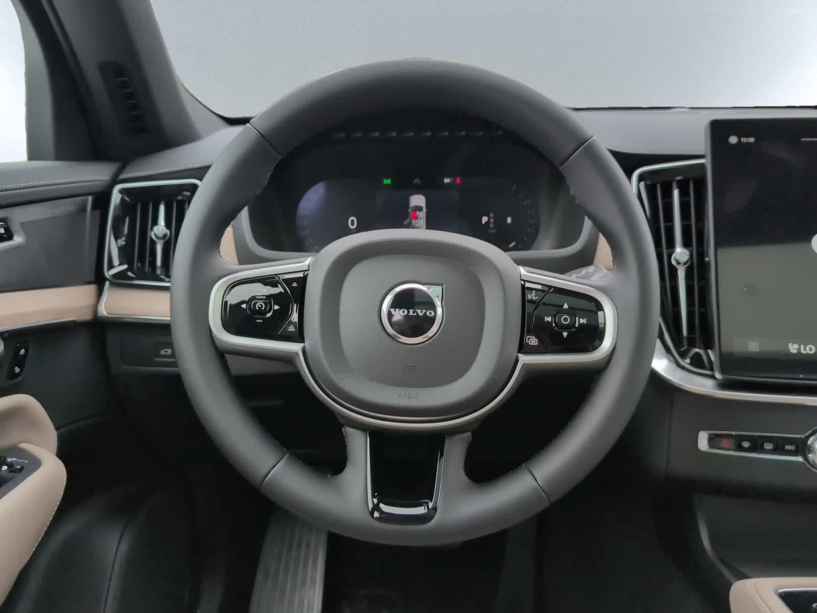 2026 Volvo XC90 Plus - Photo 17