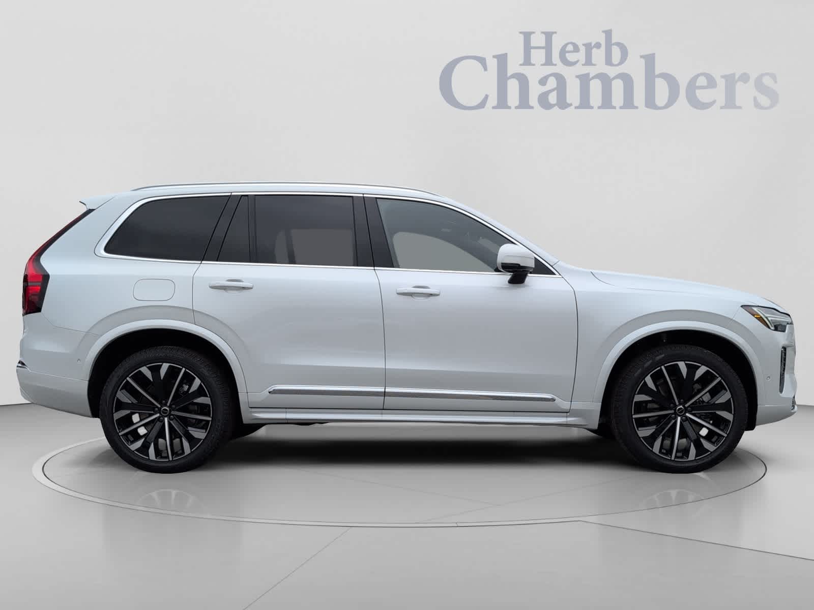 2026 Volvo XC90 Plus - Photo 10