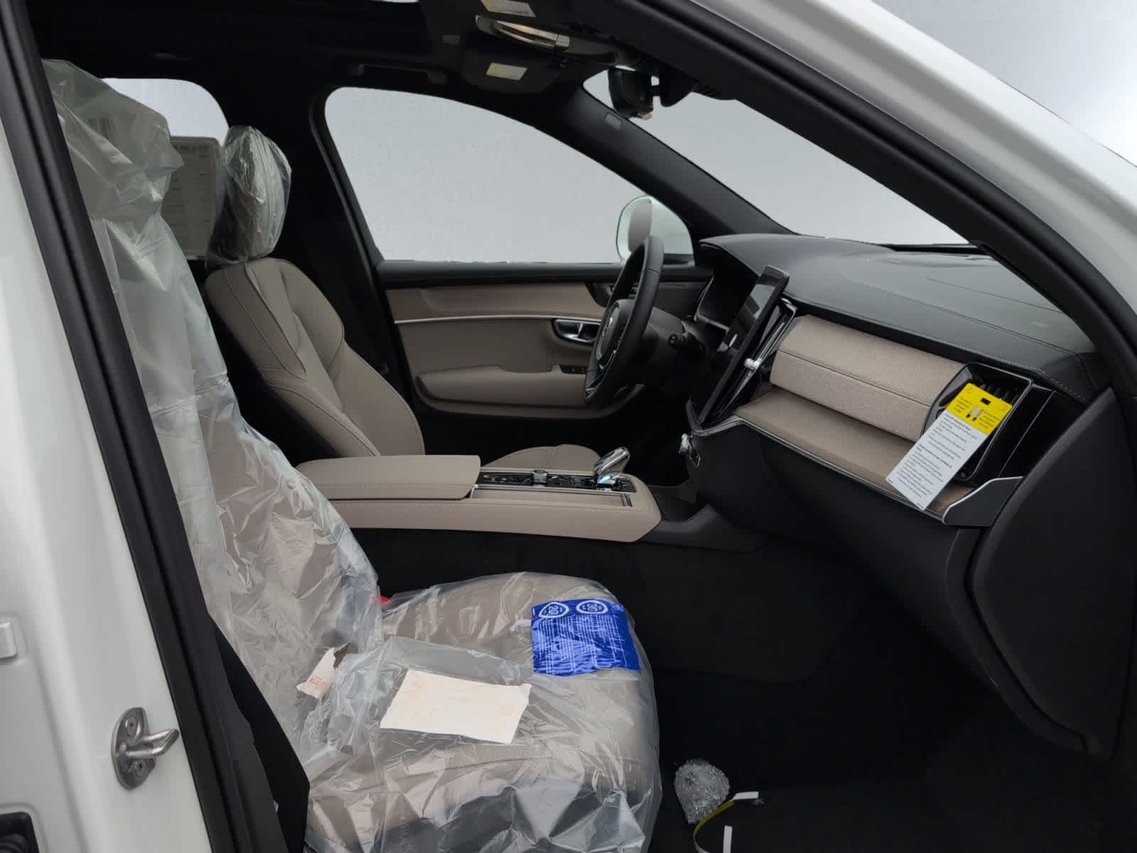 2026 Volvo XC90 Plus - Photo 19