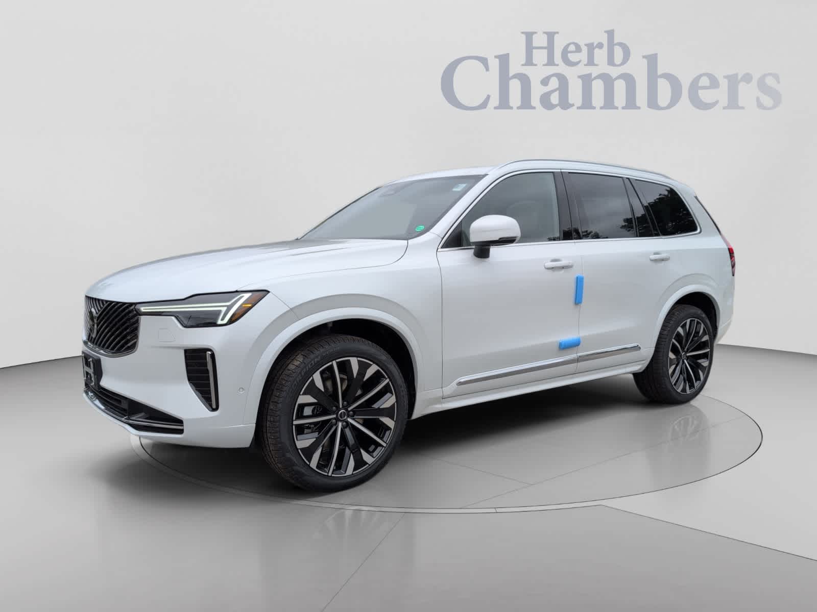 2026 Volvo XC90 Plus - Photo 9