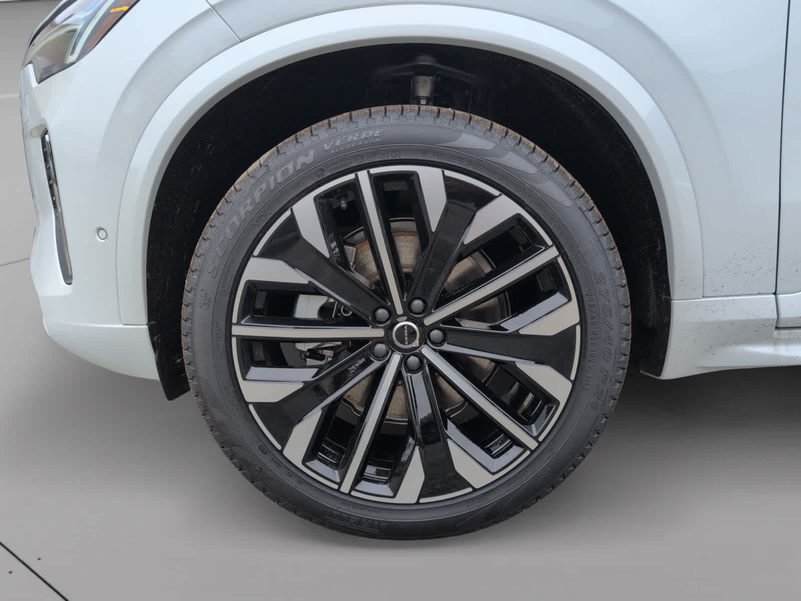 2026 Volvo XC90 Plus - Photo 8