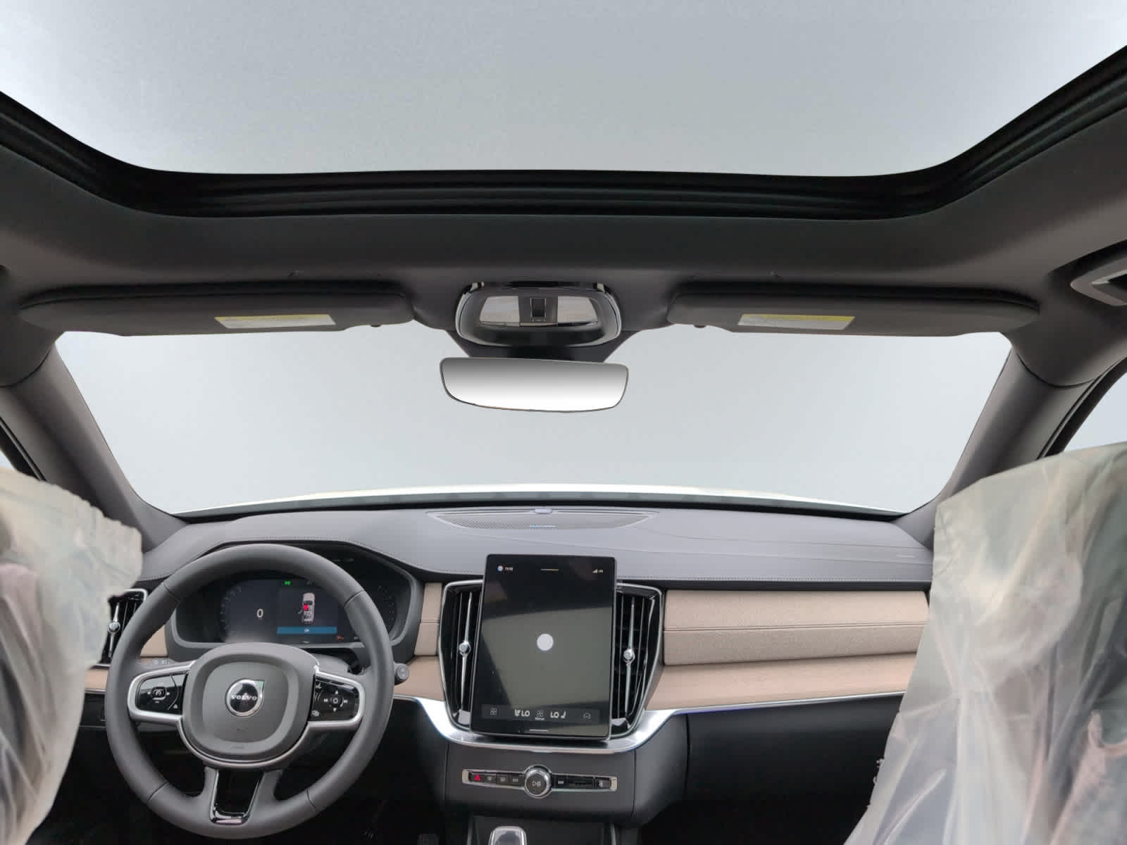 2026 Volvo XC90 Plus - Photo 13