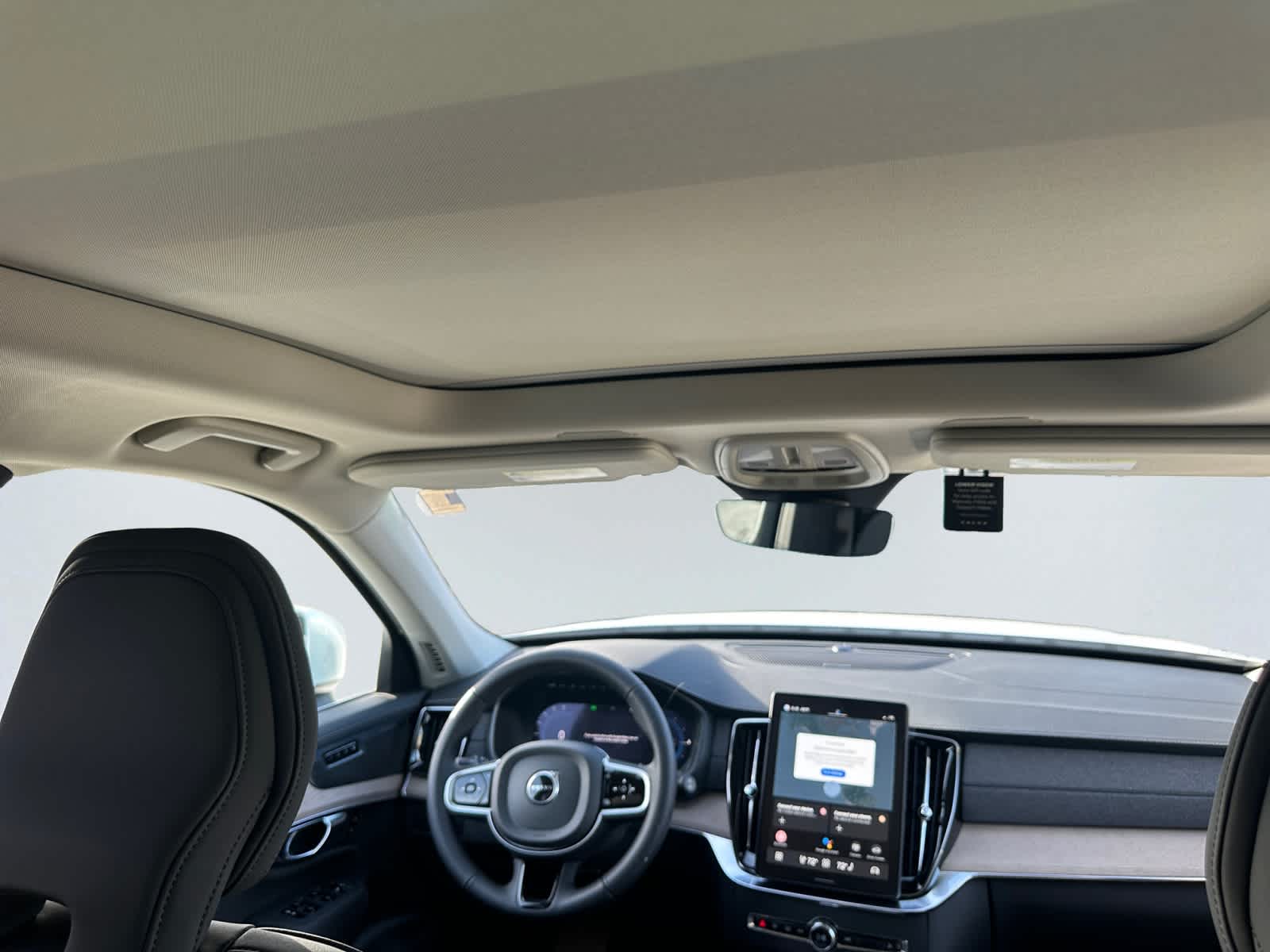 2025 Volvo XC90 Plus - Photo 13