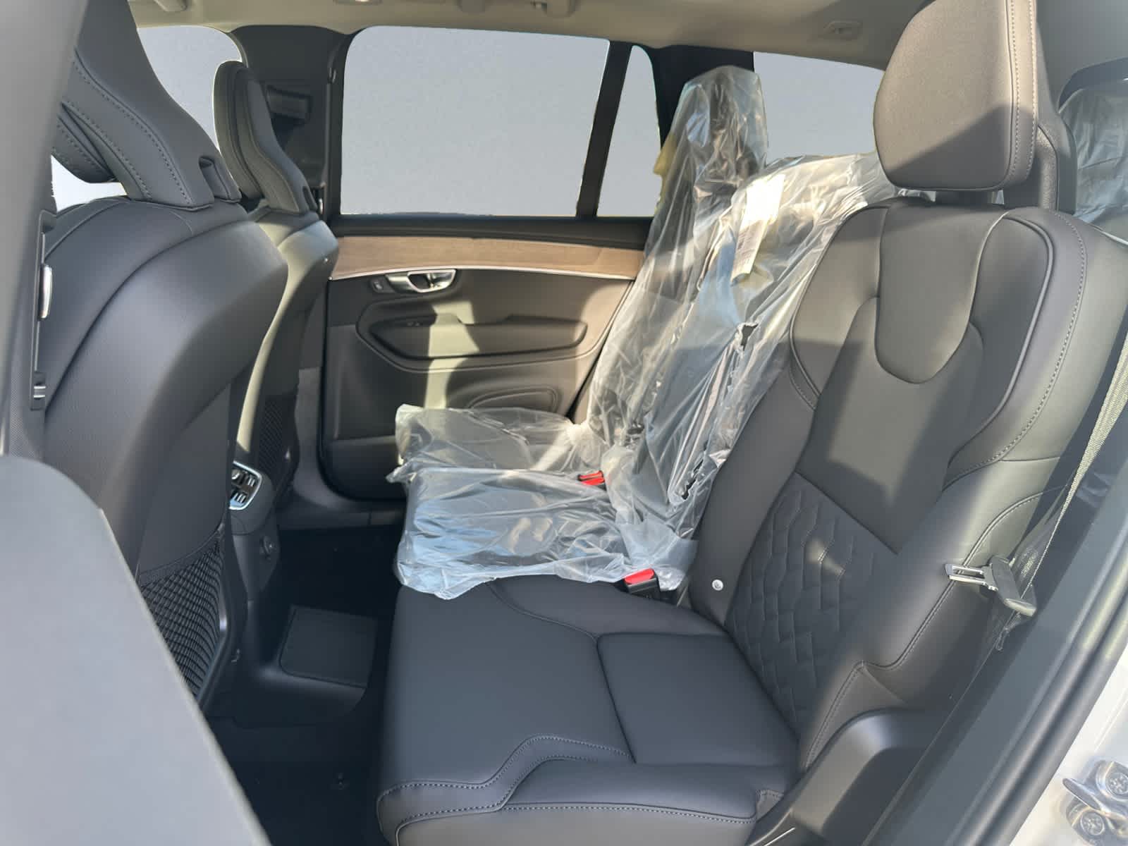 2025 Volvo XC90 Plus - Photo 18