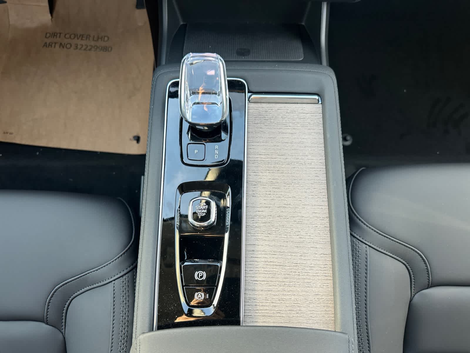 2025 Volvo XC90 Plus - Photo 15