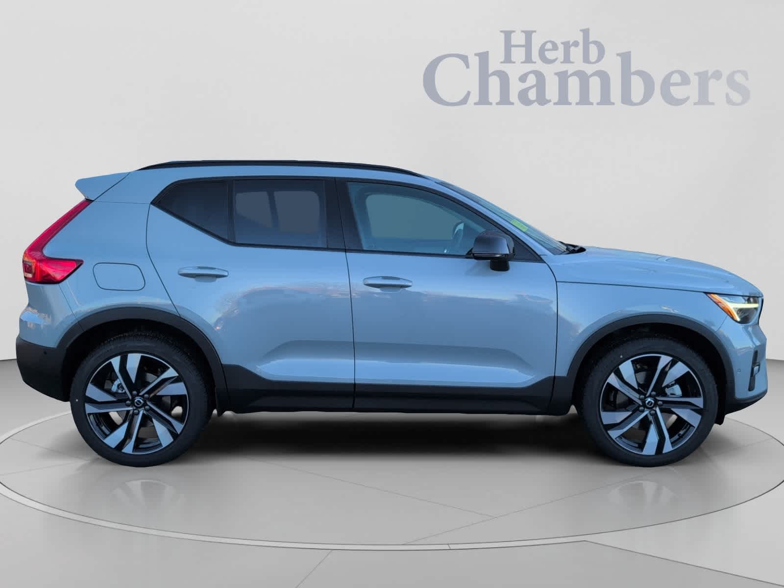 2026 Volvo XC40 Ultra - Photo 11