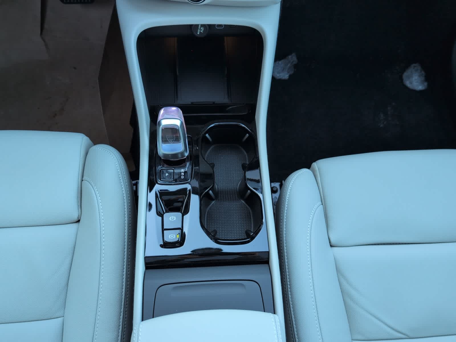 2026 Volvo XC40 Ultra - Photo 15