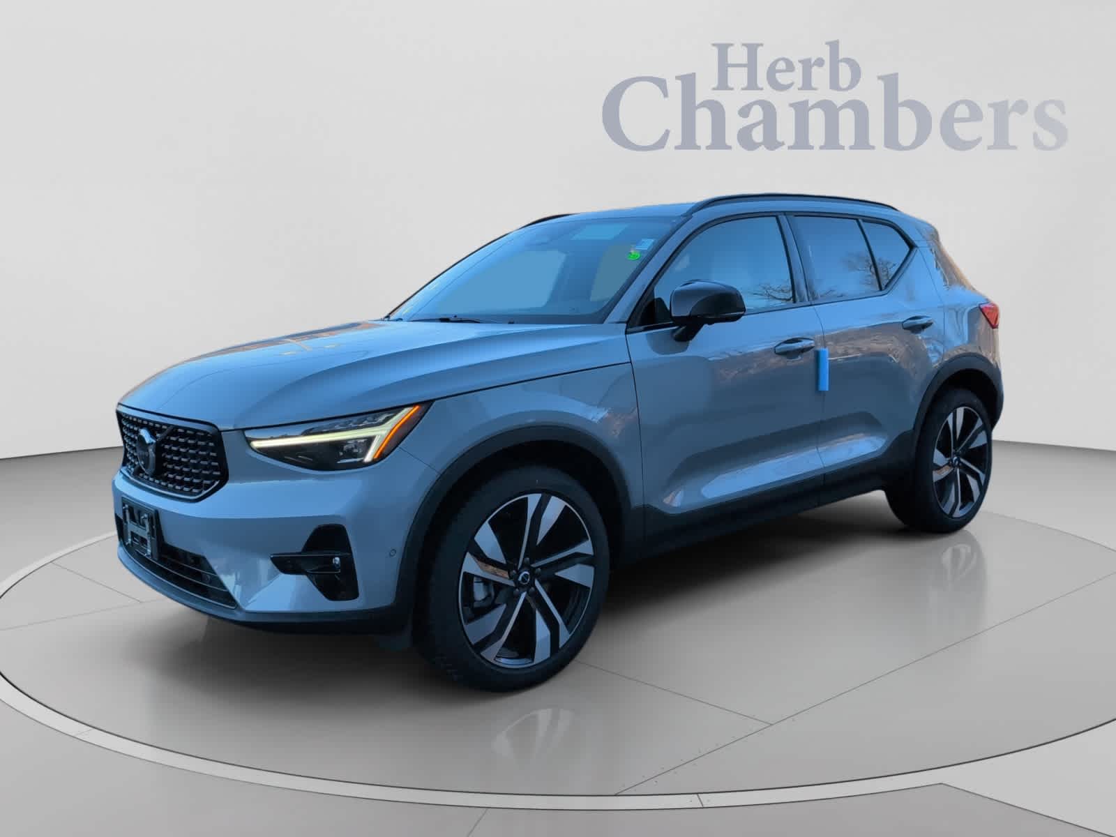 2026 Volvo XC40 Ultra - Photo 10