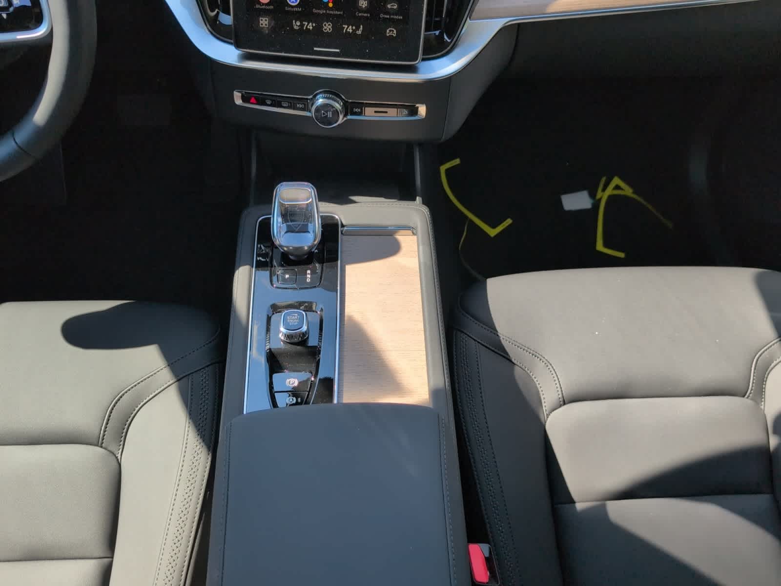 2026 Volvo XC90 Plus - Photo 15