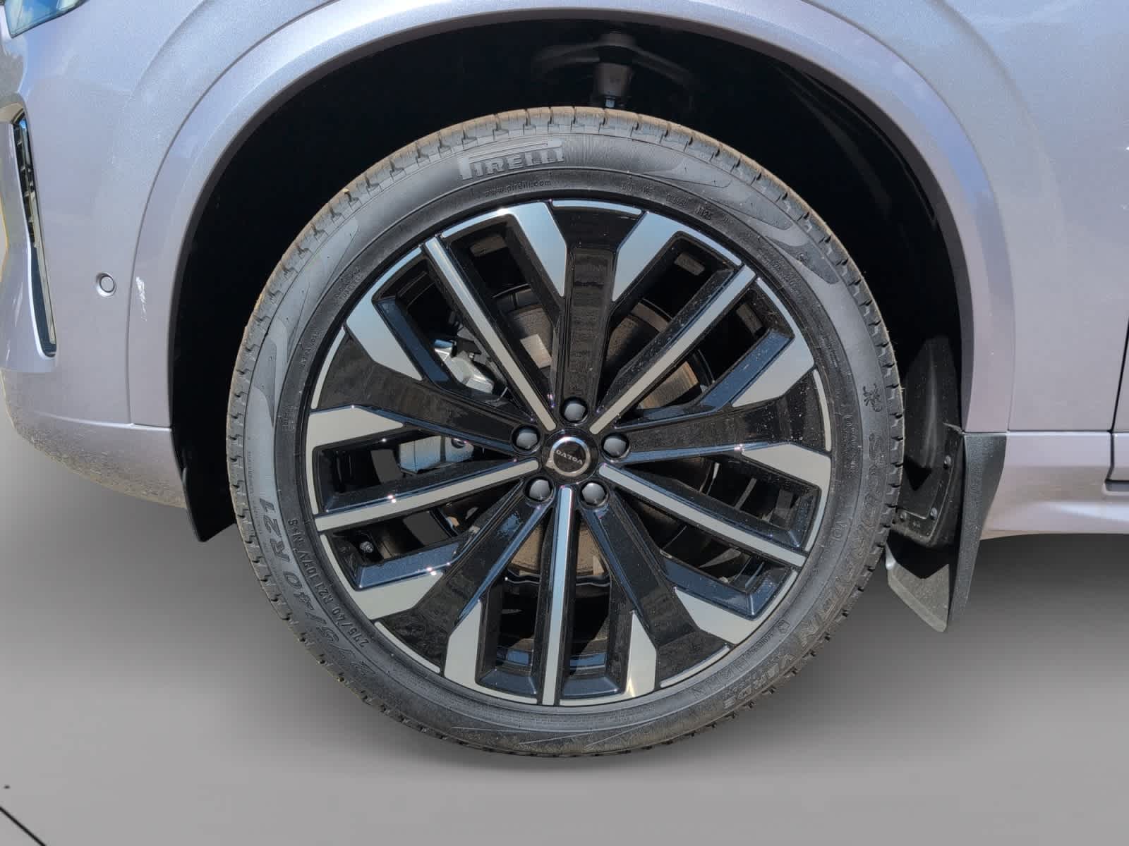 2026 Volvo XC90 Plus - Photo 9