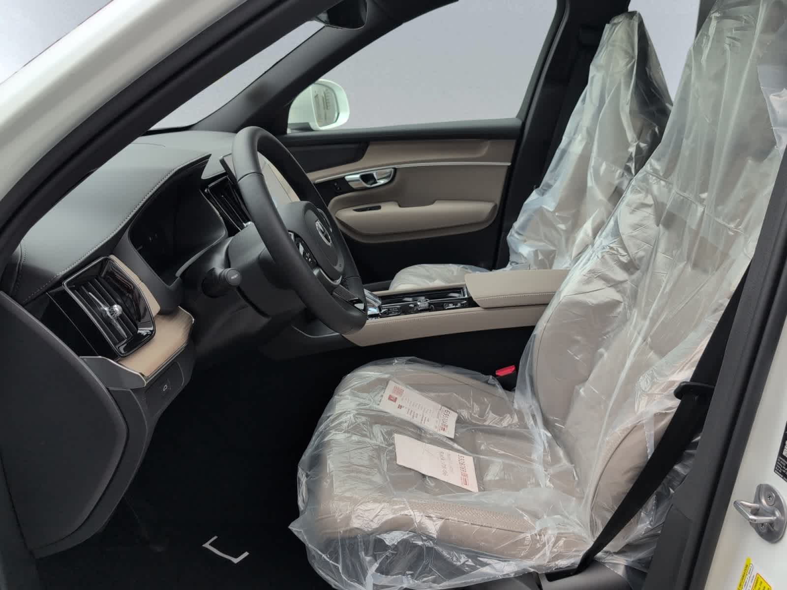 2026 Volvo XC90 Plus - Photo 7