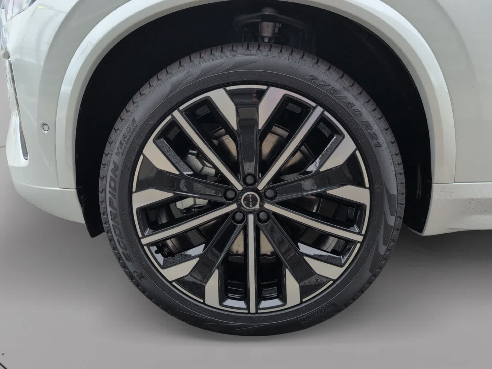 2026 Volvo XC90 Plus - Photo 9