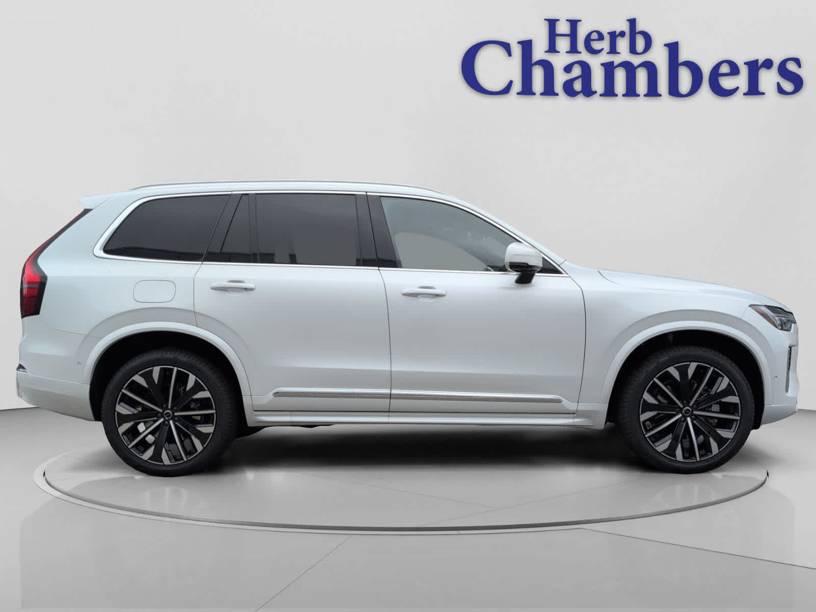 2026 Volvo XC90 Plus - Photo 11