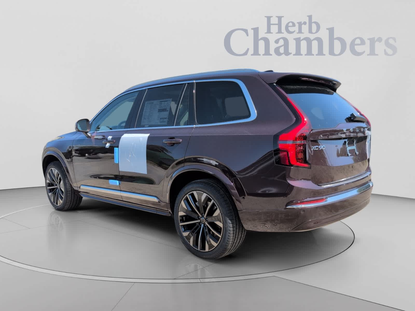 2026 Volvo XC90 Plus - Photo 3
