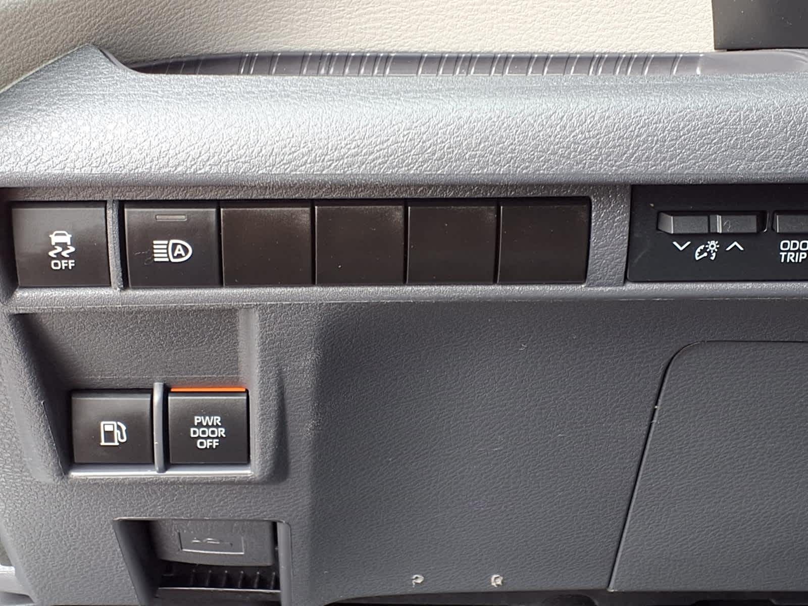 Used 2023 Toyota Sienna Van