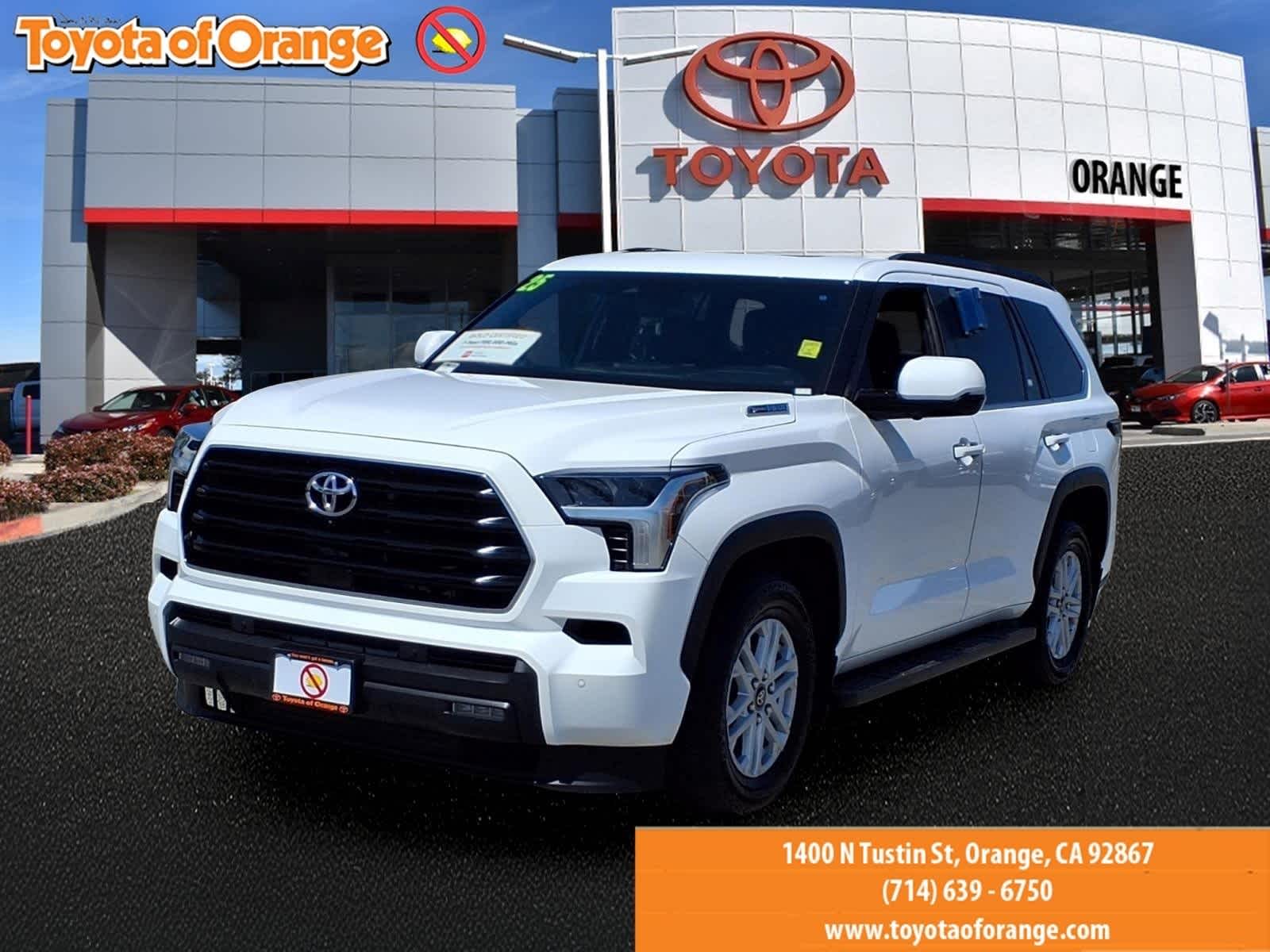 2025 Toyota Sequoia SR5 4WD i-FORCE MAX Hybrid's photo