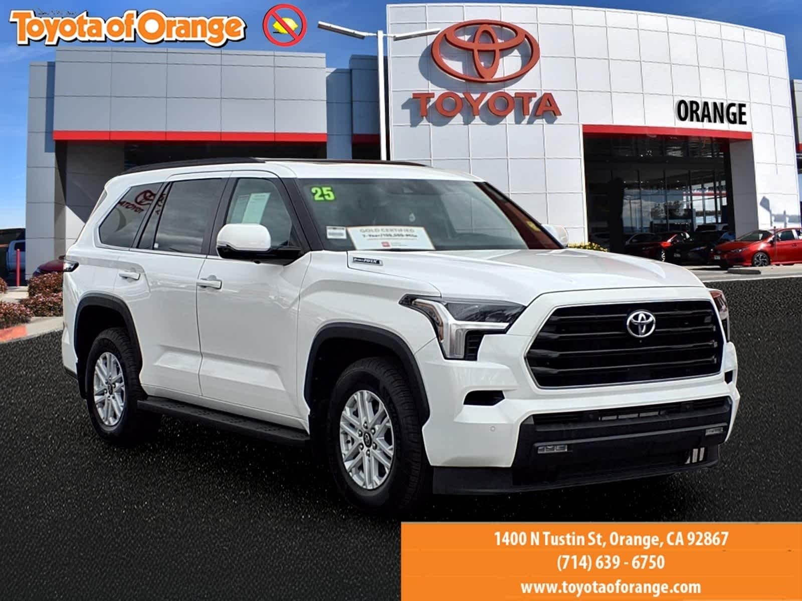 2025 Toyota Sequoia SR5 4WD i-FORCE MAX Hybrid's photo
